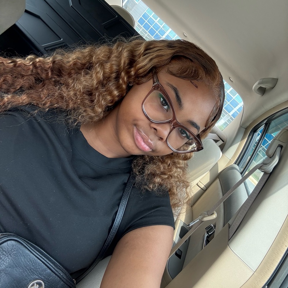 Meet your Posher, Kimiah